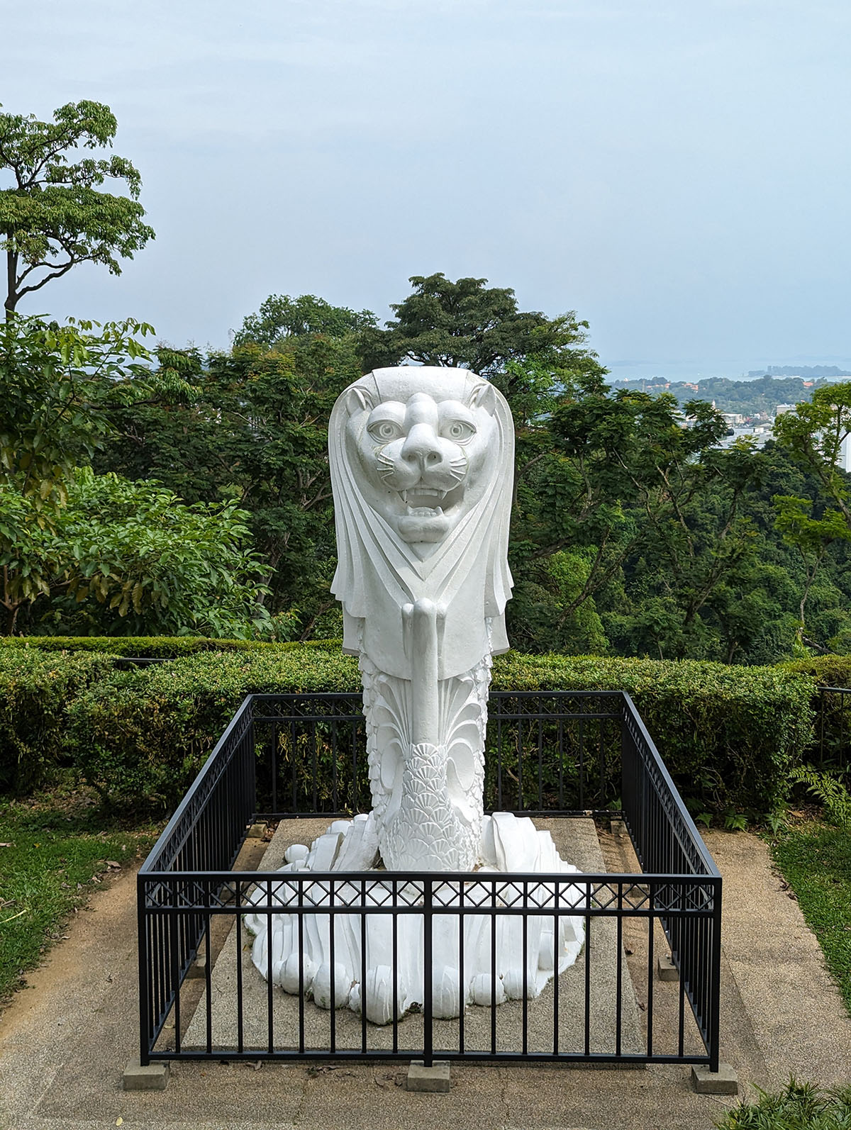 รูปปั้นเมอร์ไลออน ที่จุดชมวิว Mount Faber