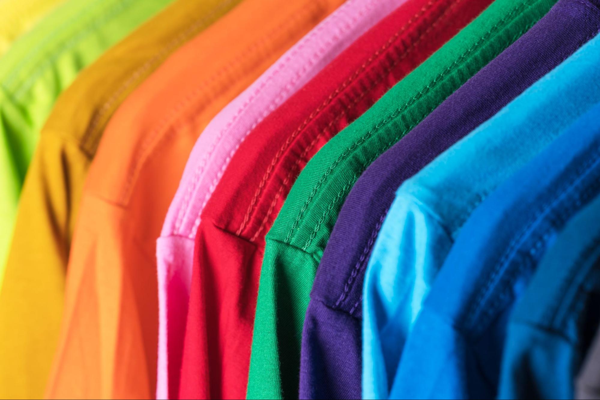 สีมงคลใส่เสริมดวง แจกลิสต์สีเสื้อเสริมโชค พร้อมรับทรัพย์ 2568